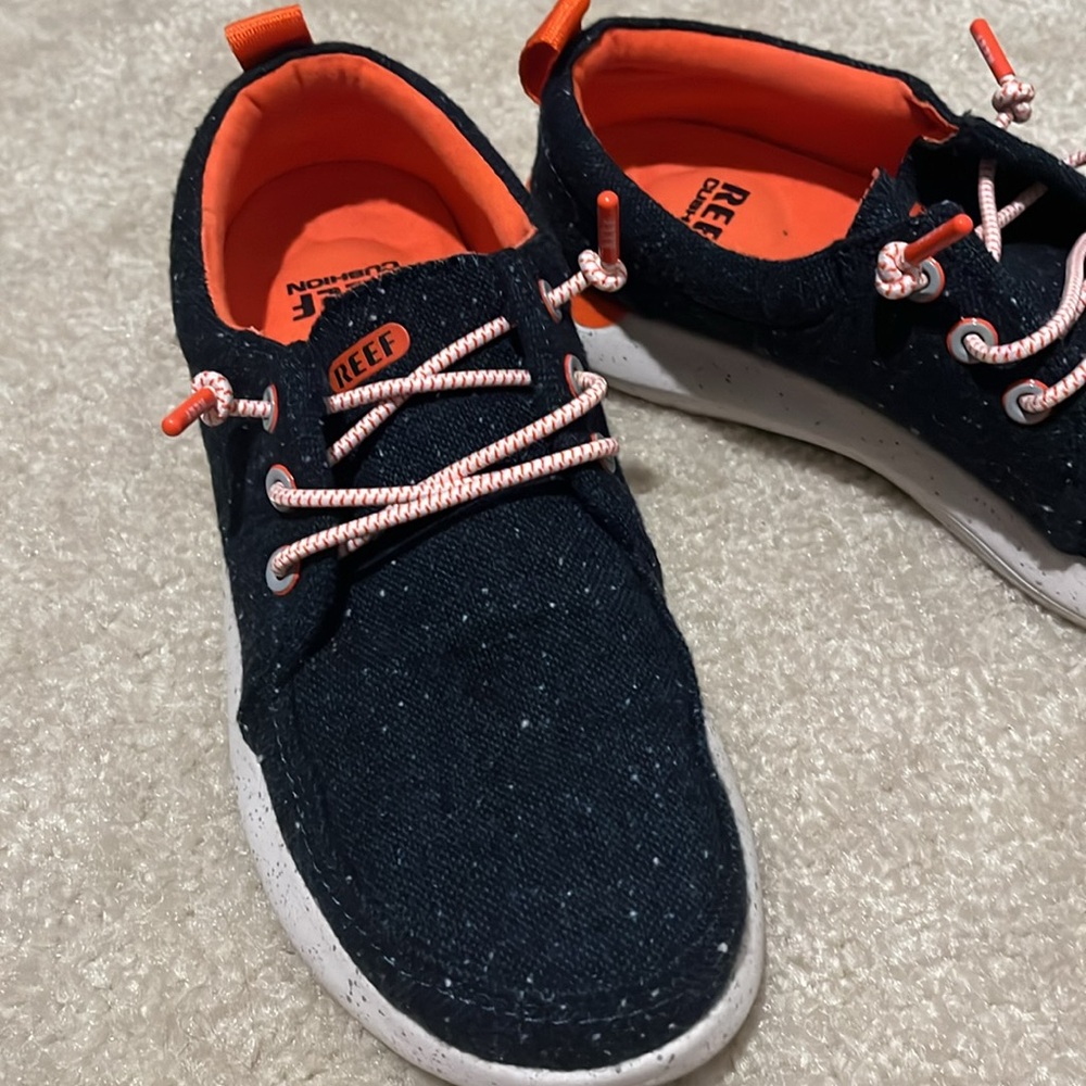 Reef Shoes - Picture 2 of 3